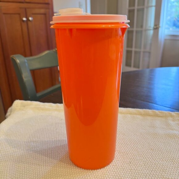 Tupperware Handolier Orange Slim Beverage Pitcher with Sheer Lid and Spout - Picture 1 of 5
